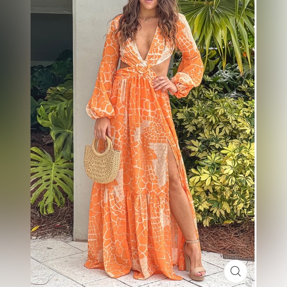 Never worn gorgeous dress 👗 - Picture 1 of 7